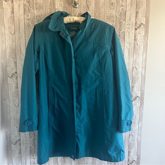 L.L. Bean Jackets & Blazers - L.L. Bean Women's Blue Teal Rain Jacket Small